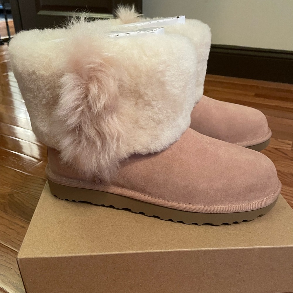 Women’s UGG classic mini wisp